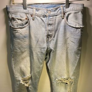 Women’s 501 ct Levi’s distressed jeans light blue